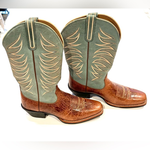 Size 8.5 B Women Ariat Legend Legacy Blue and Brown Western Boots - Picture 3 of 5